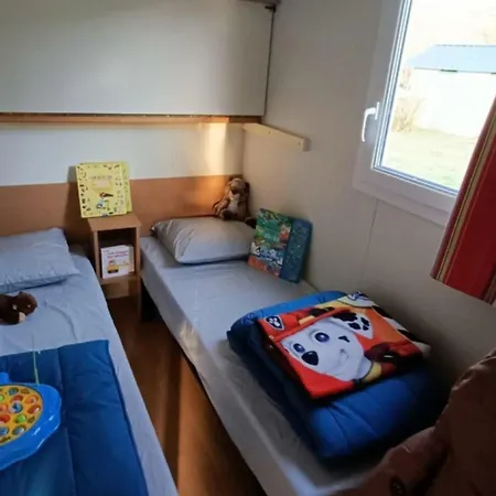 营地 Mobil-home 4 Pers Avec Terrasse A - Api-1-52-1301 Saint-Geniez-dʼOlt